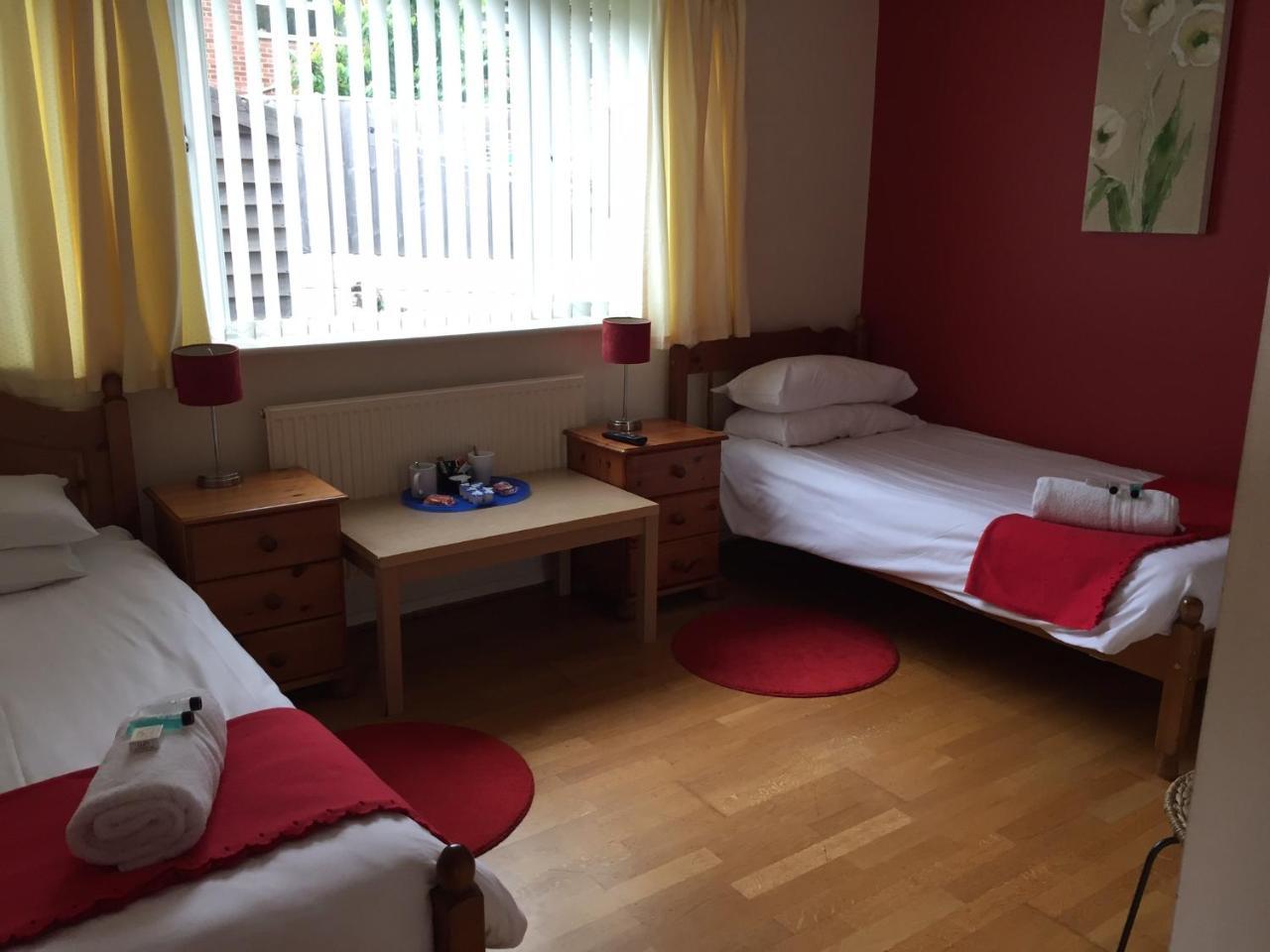 Red Lion Accommodation Абингдон Экстерьер фото
