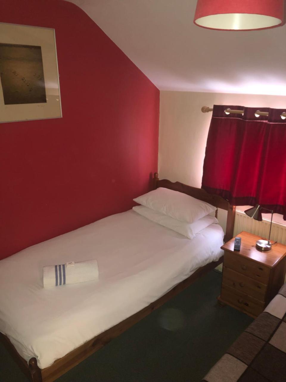 Red Lion Accommodation Абингдон Экстерьер фото